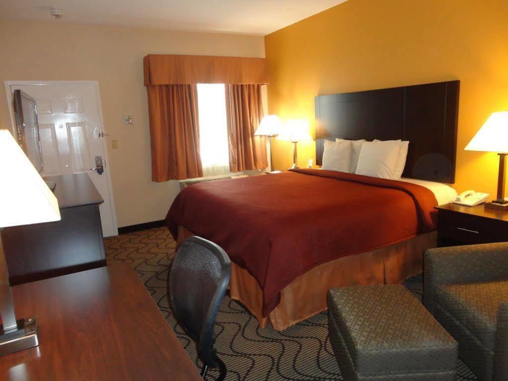 Best Western Lake Conroe Монтгомери Экстерьер фото